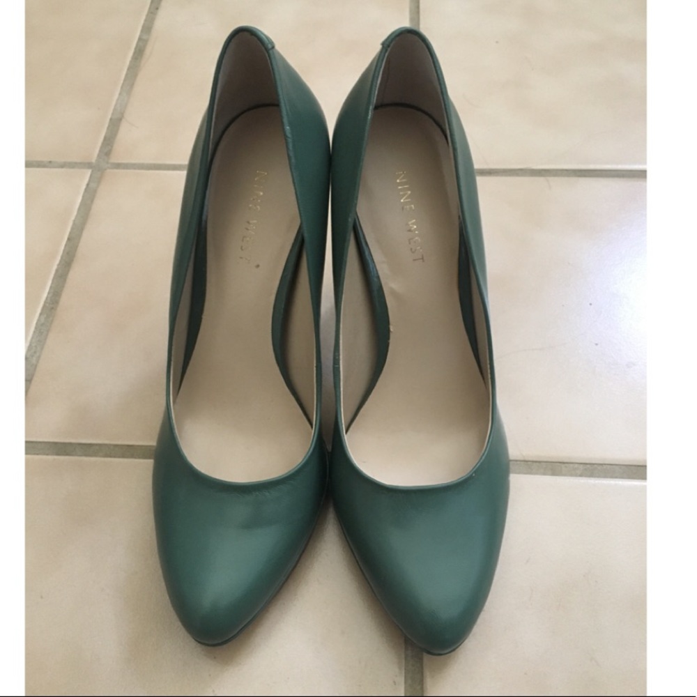 Green with gold leather Nine West heels